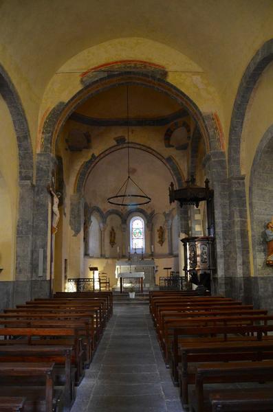 vue générale de la nef et du choeur