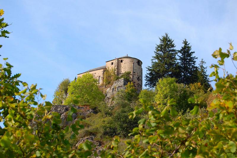 vue générale de l'église dans son environnement