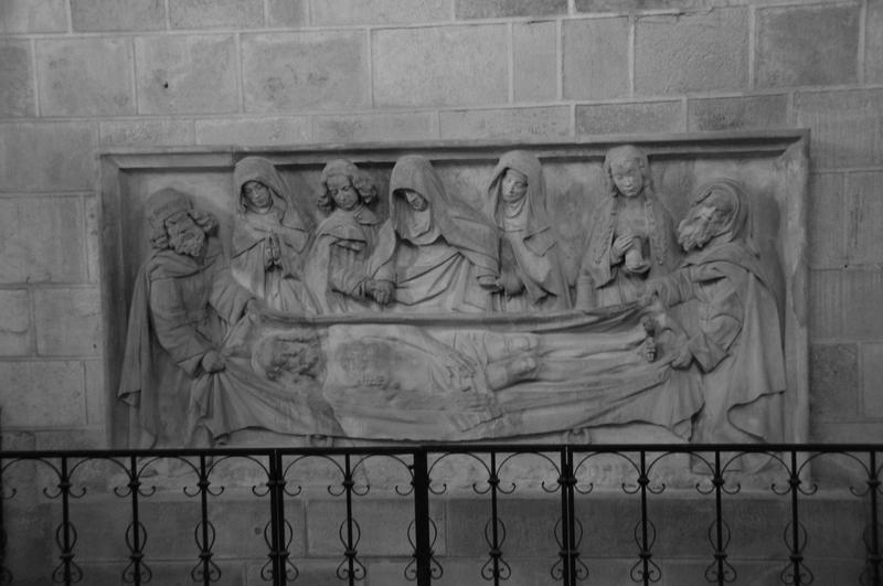 bas-relief : mise au tombeau (la), vue générale - © Ministère de la Culture (France), Médiathèque du patrimoine et de la photographie, diffusion GrandPalaisRmn Photo