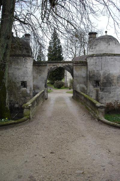 vue générale de la poterne d'entrée