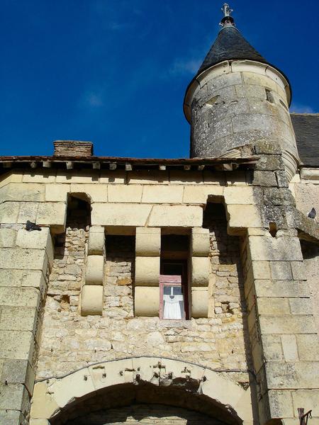 porte fortifiée, vue partielle, façade Sud