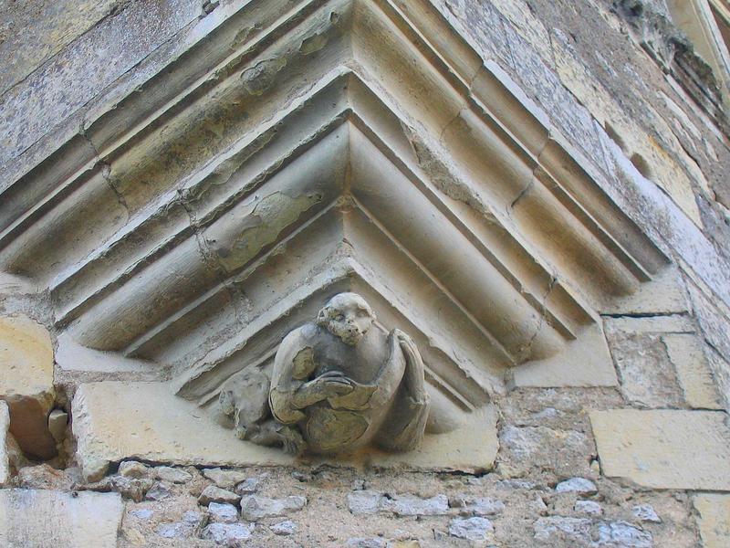 détail d'un élément sculpté de la tour d'escalier, angle Nord-Est