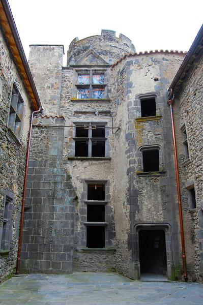 cour intérieure, façade Est, vue générale