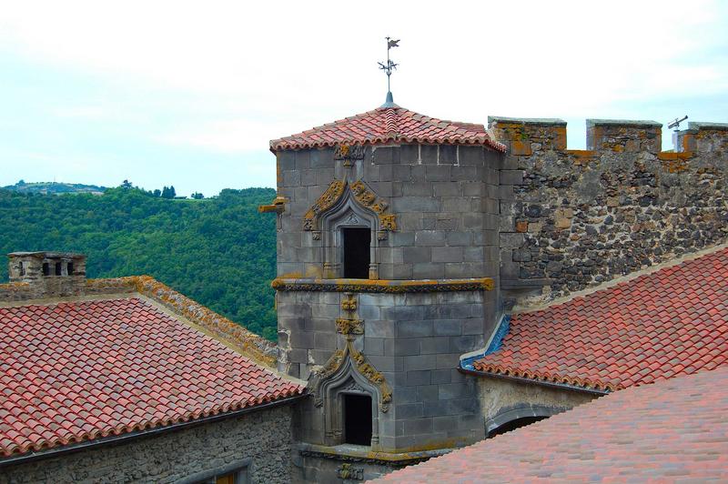 vue partielle de la tour d'escalier, façade Ouest