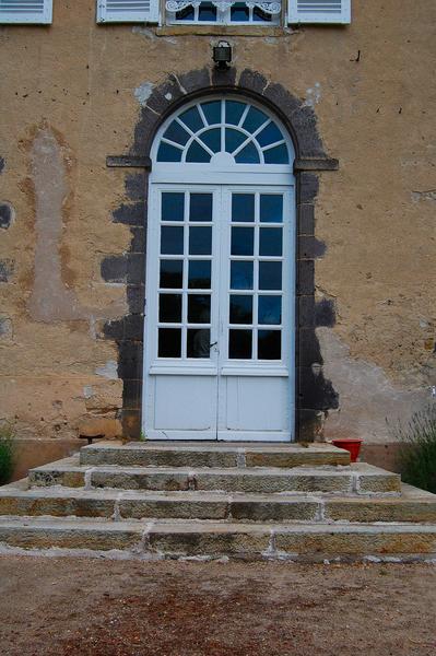 porte d'entrée, façade Est, vue générale