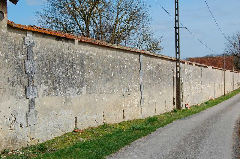 mur de clôture, vue partielle