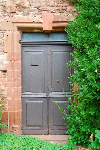 porte d'accès, façade Ouest, vue générale