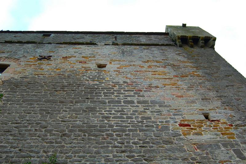 donjon, façade Ouest, vue partielle