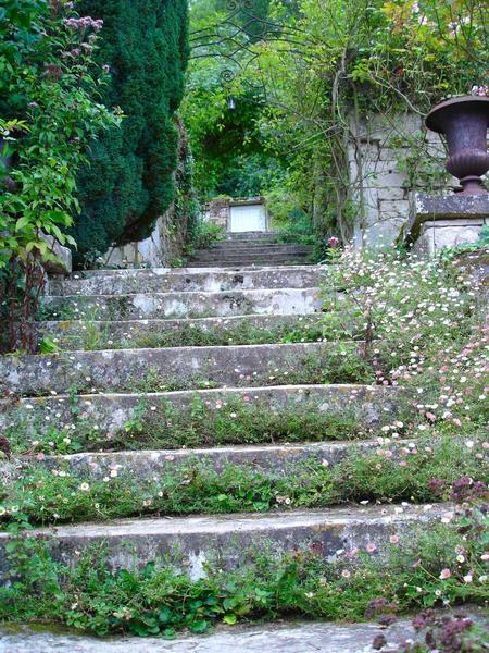 escalier menant du jardin en terrasses, vue partielle