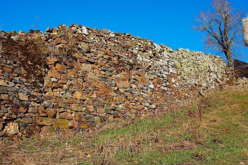 mur de clôture du jardin, vue partielle