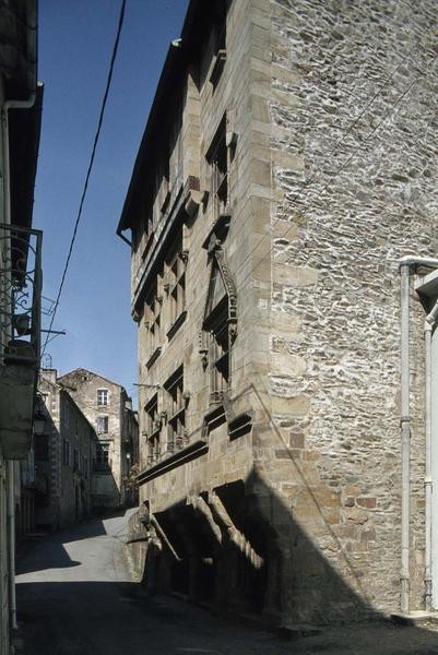 Façade ouest sur rue vue en perspective