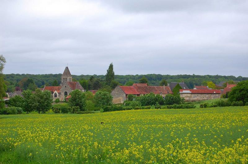 vue générale de l'église dans son environnement