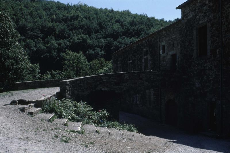 Bâtiment conventuel sur jardin