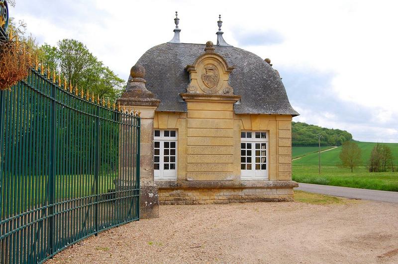 pavillon d'entrée droit, vue générale