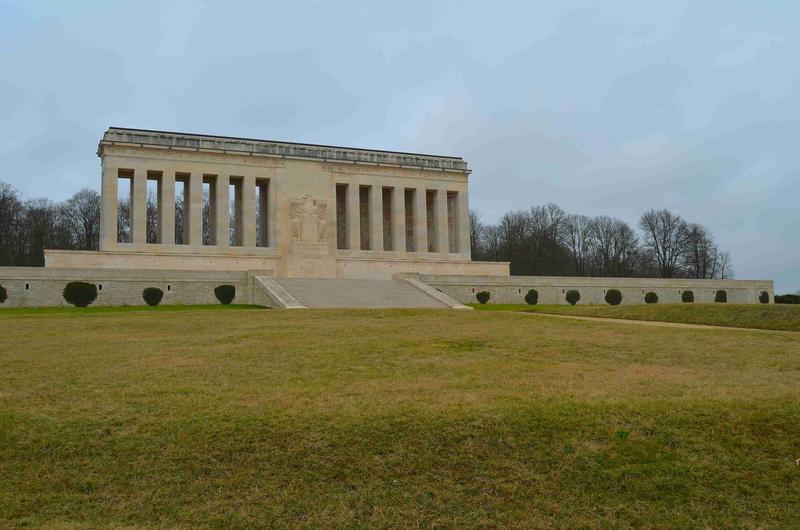 vue générale du monument dans son environnement