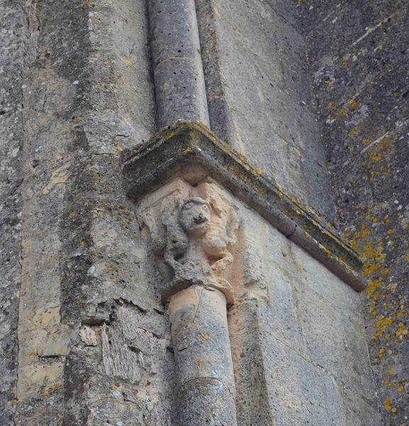 détail d'un chapiteau sculpté, façade Sud