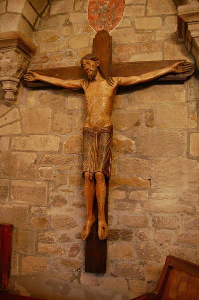 statue : Christ en croix, dit Christ à cotillon, vue générale