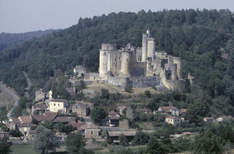 Ensemble sud et maisons environnantes