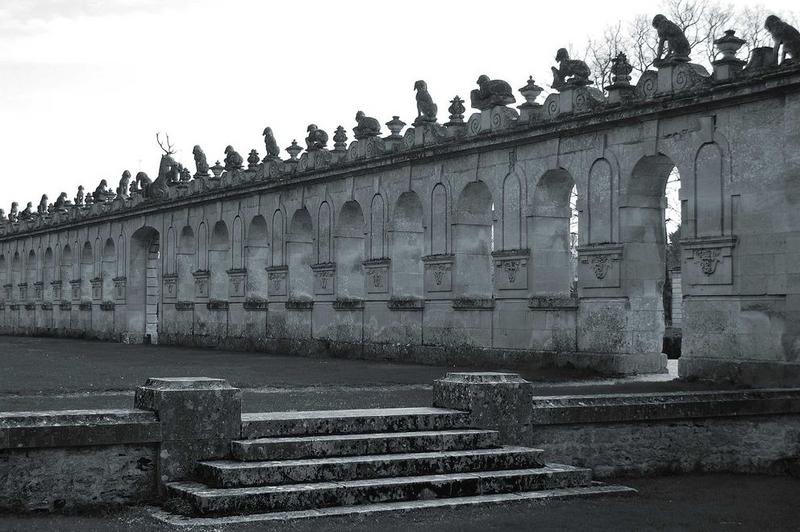 mur sud de la cour d'honneur, vue partielle