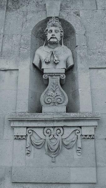 mur sud de la cour d'honneur, détail d'une niche