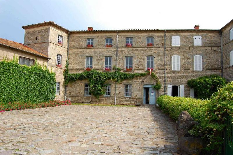 façade sud sur cour, vue générale