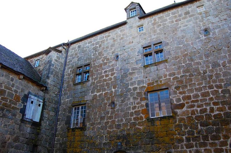 façade nord de l'aile sud, cour intérieure, vue partielle