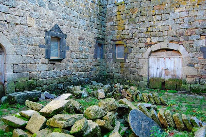 façades est et sud, cour intérieure, vue partielle