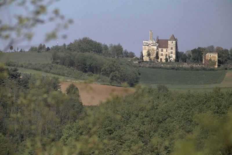 Vue éloignée sur l'ensemble des bâtiments