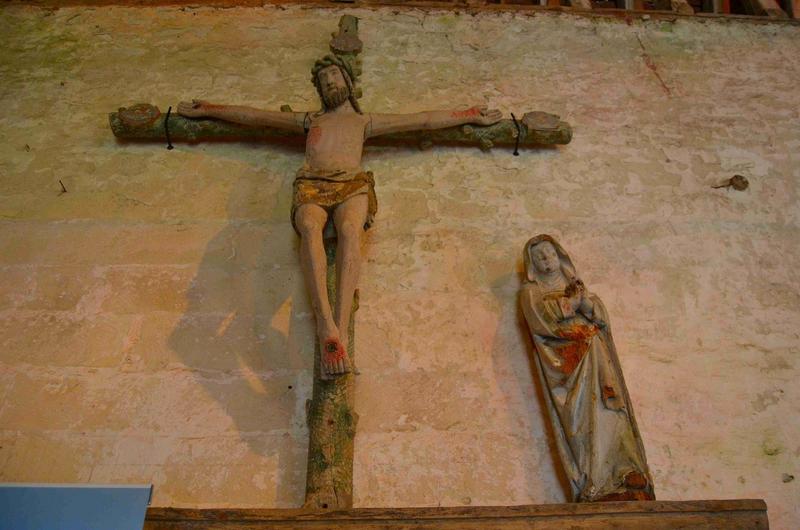 statue : Christ en croix, vue générale