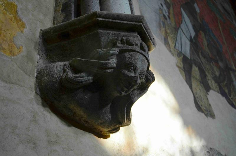 salle carrée, culot sculpté : personnage féminin couronné