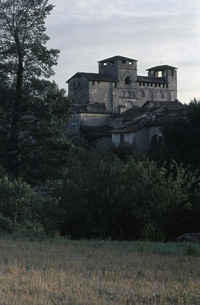 Vue éloignée sur la façade nord