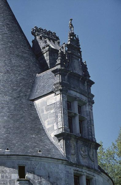 Lucarne à pinacles sur toiture