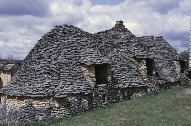 Ensemble de cabanes en pierre sèche du Breuil