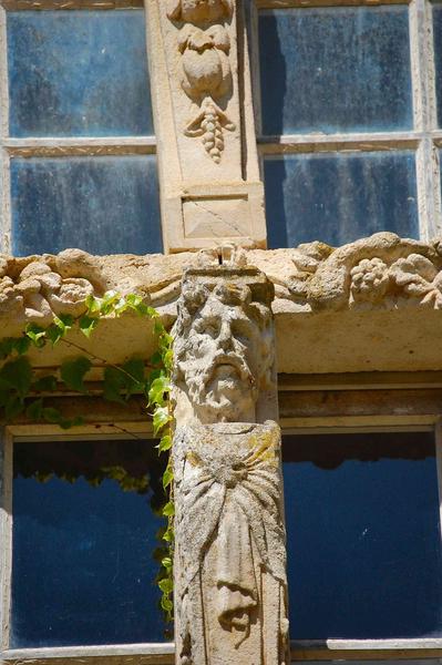 Façade sud, fenêtre à meneau, détail