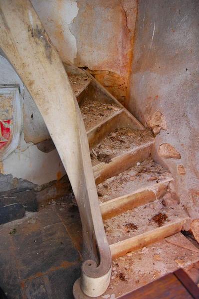 Chapelle, détail de l'escalier menant à la tribune