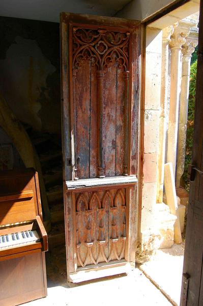 Chapelle, détail d'un des vantaux de porte sud