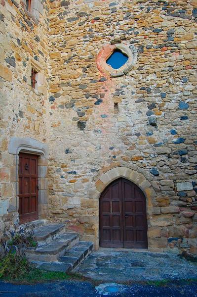 porte d'accès ouest à la chapelle, vue générale