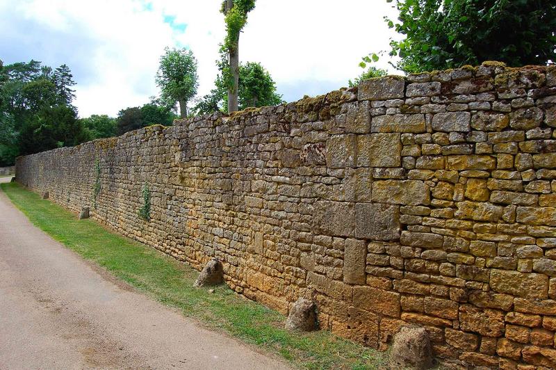 mur de clôture, vue partielle