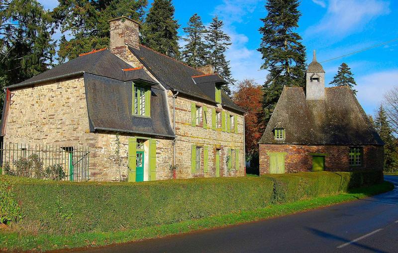 maison du garde générale et ancienne chapelle Saint-Eloi, façades sud et est, vue générale