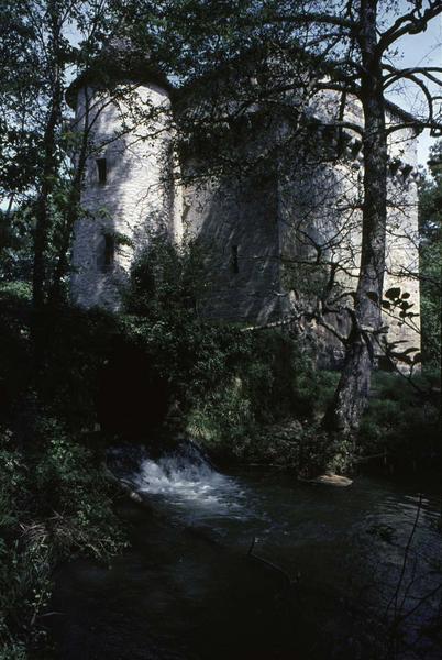 Ensemble du moulin avec tourelle