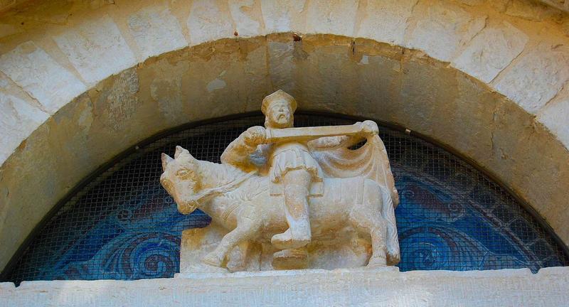 groupe sculpté (statue équestre) : Charité de saint Martin (la), vue générale - © Ministère de la Culture (France), Médiathèque du patrimoine et de la photographie, diffusion RMN-GP
