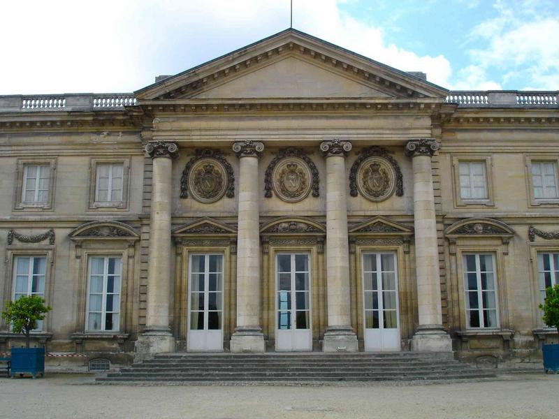 façade est sur jardin du palais, vue partielle