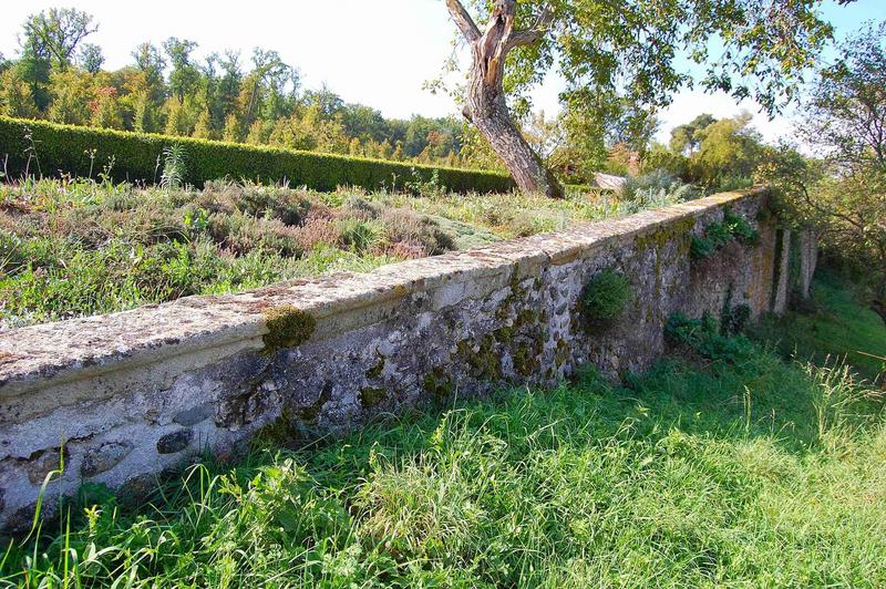 mur de clôture nord du jardin, vue partielle