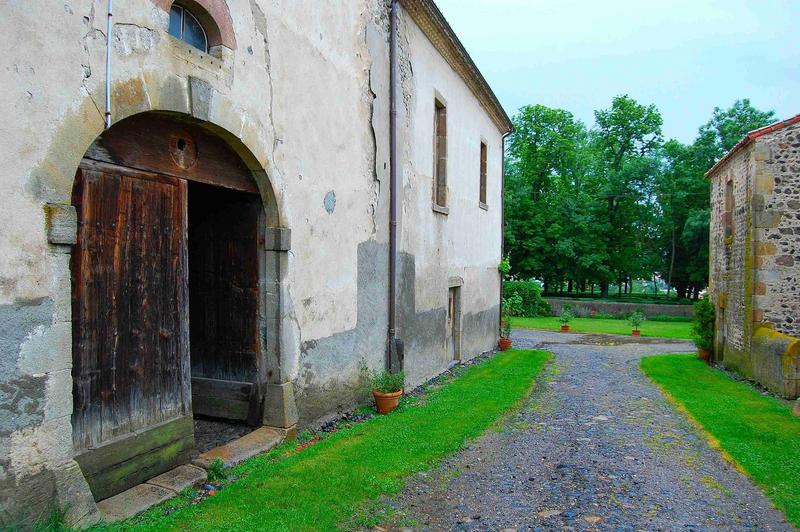 bâtiments des communs, façade est, vue partielle