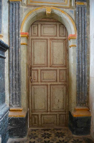porte latérale droite du retable du maître-autel, vue générale