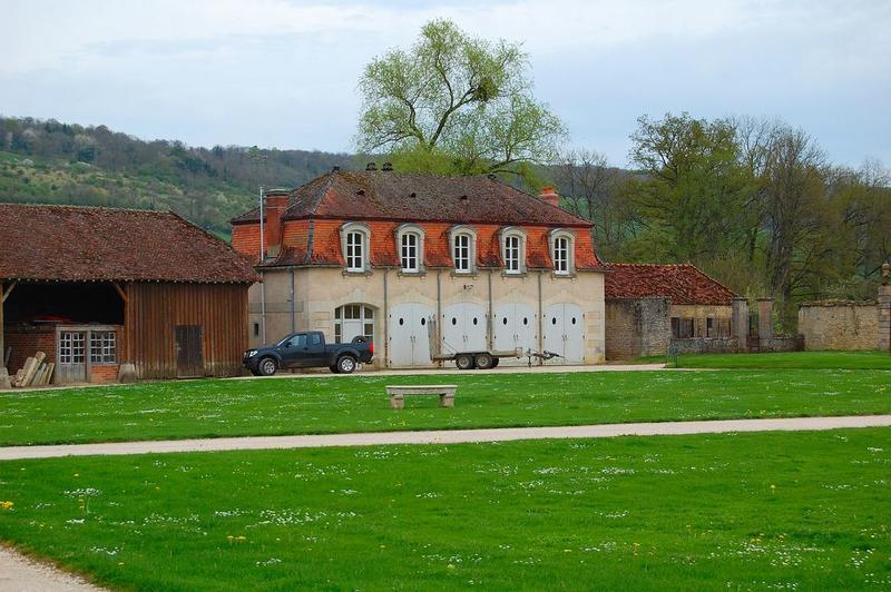 façade nord des anciens garages, vue générale