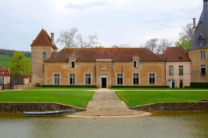 façade nord des anciennes écuries, vue générale