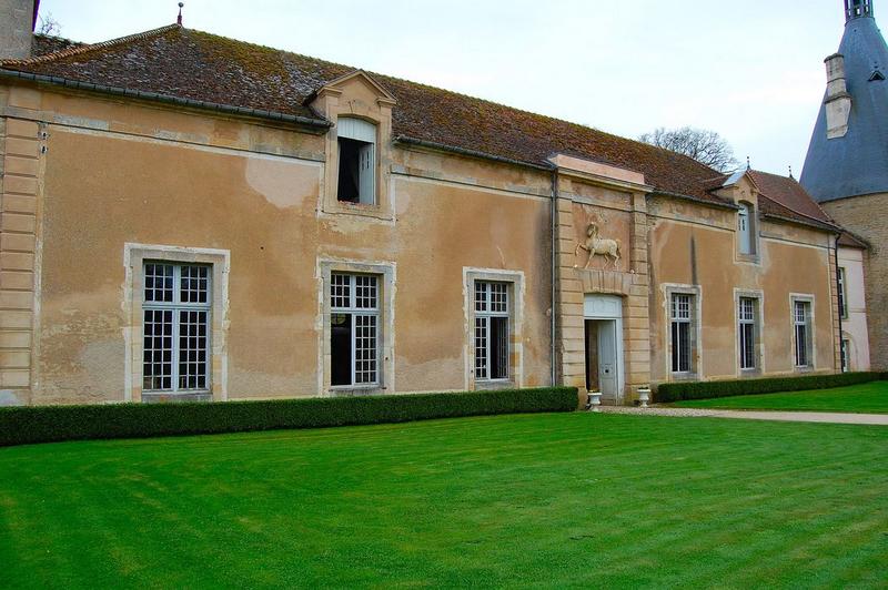 façade nord des anciennes écuries, vue générale