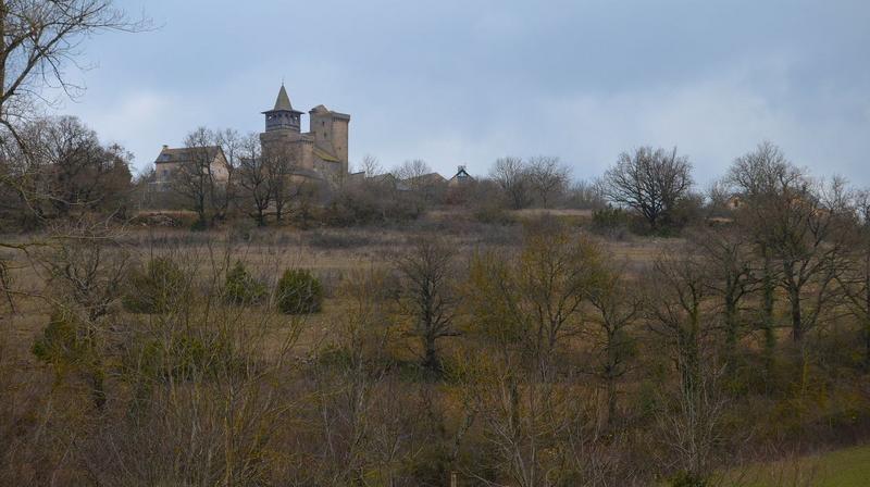 vue générale de l'église dans son environnement