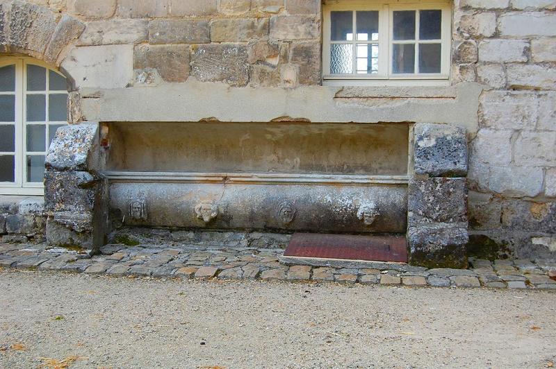 fontaine, vue générale